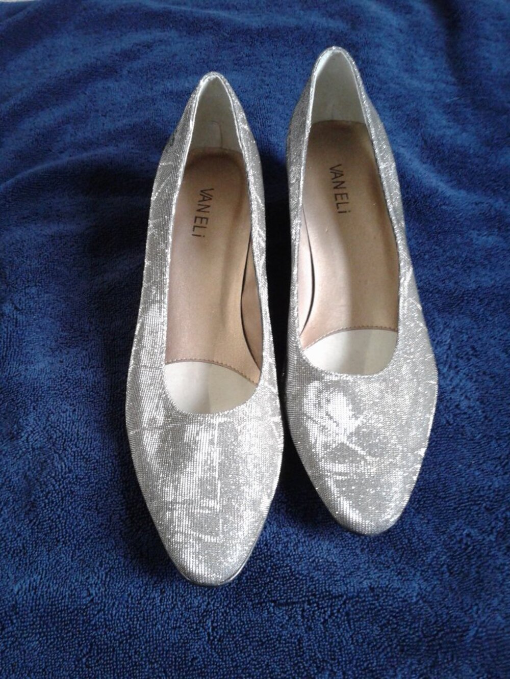 Van Eli  Gold Heels   Size 9 1/2 N   1" Heel